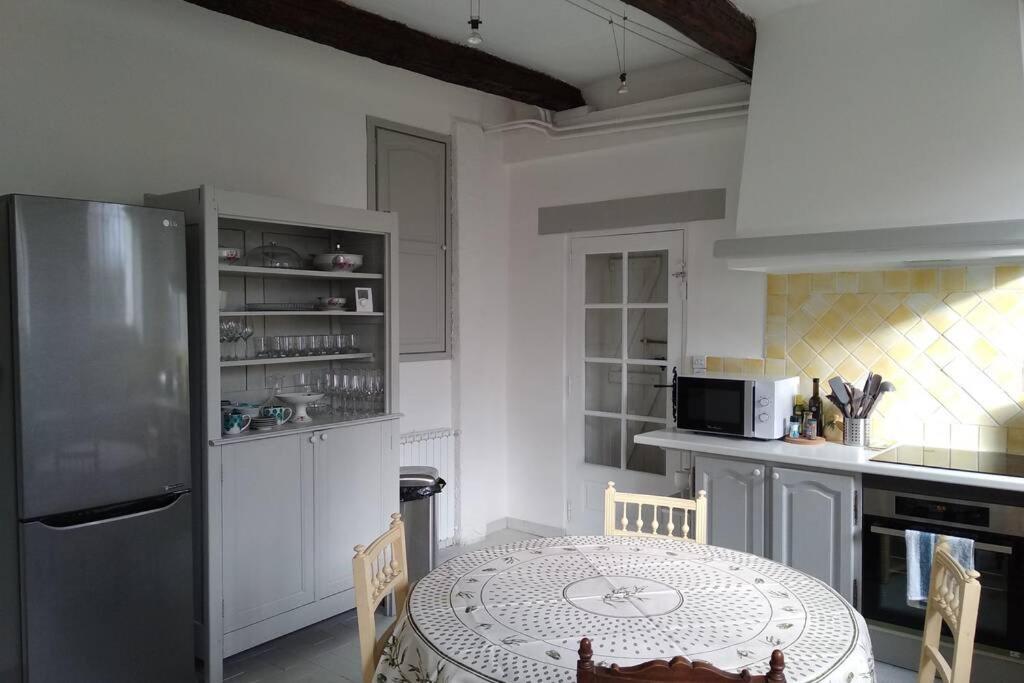 Maison De Maitre 230M² En Plein Coeur Du Village Camps-la-Source 外观 照片