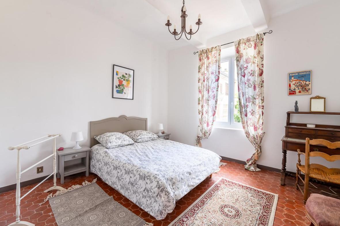 Maison De Maitre 230M² En Plein Coeur Du Village Camps-la-Source 外观 照片