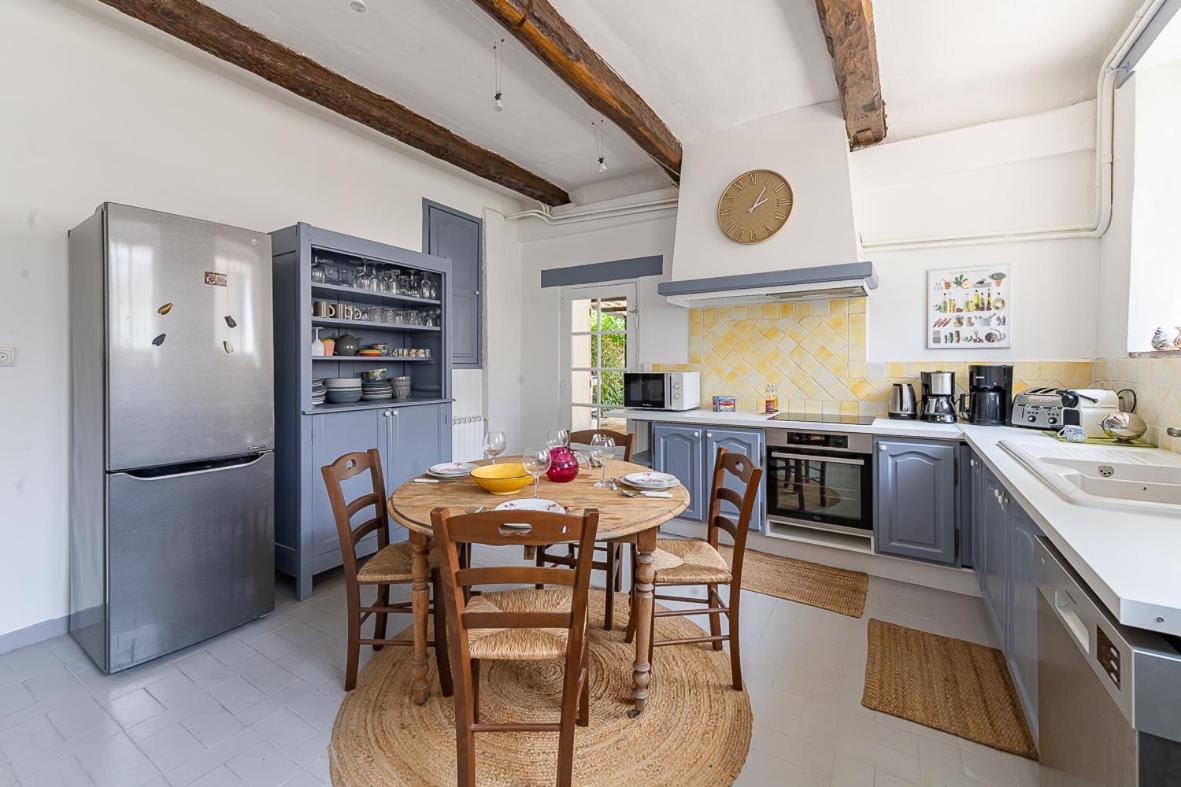 Maison De Maitre 230M² En Plein Coeur Du Village Camps-la-Source 外观 照片