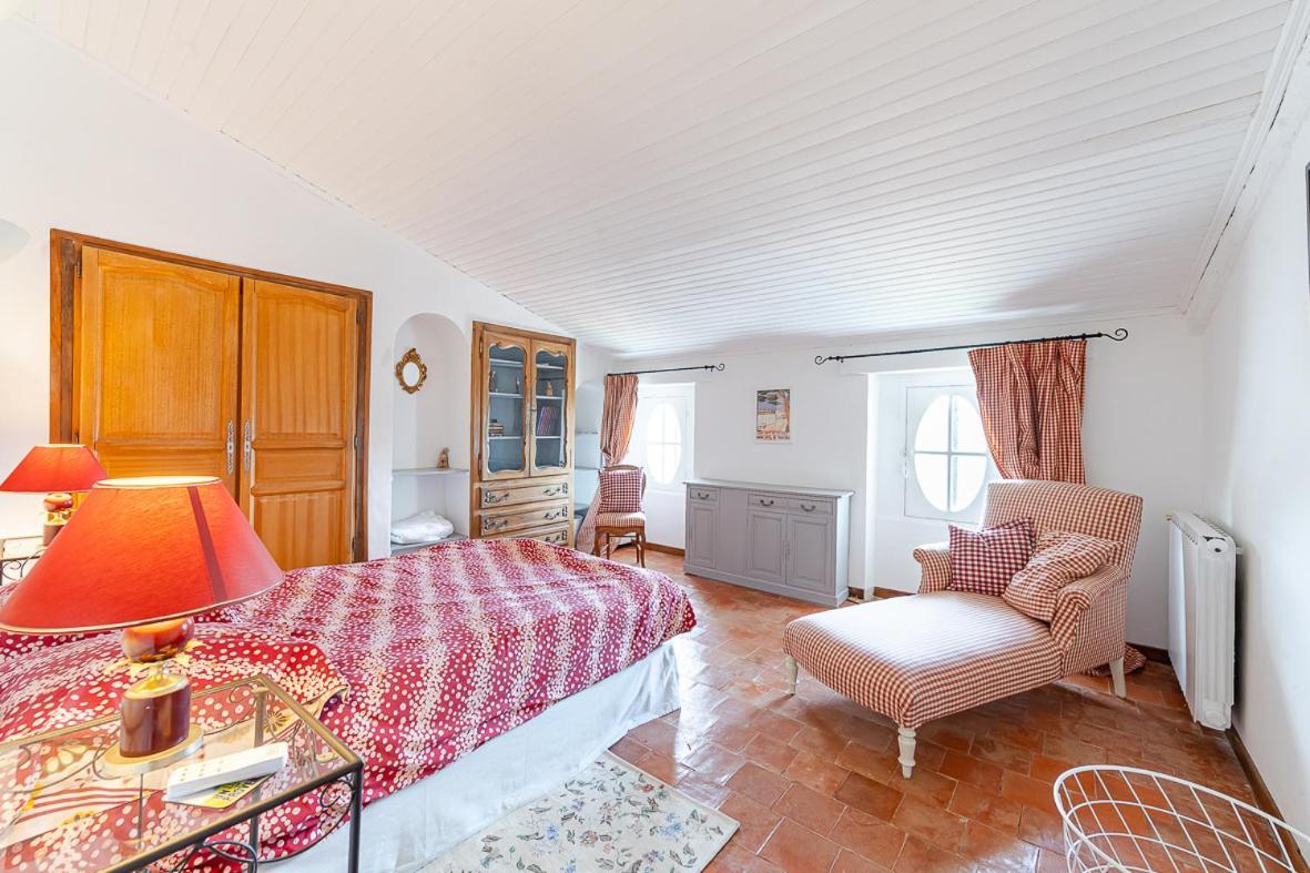 Maison De Maitre 230M² En Plein Coeur Du Village Camps-la-Source 外观 照片