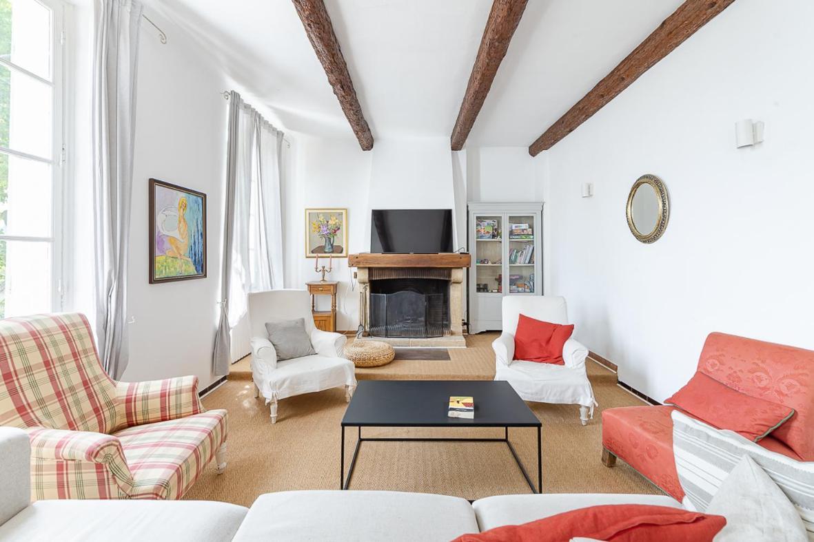 Maison De Maitre 230M² En Plein Coeur Du Village Camps-la-Source 外观 照片